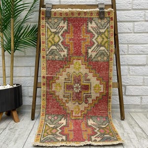 1 x 3 tapis rouge vintage, tapis Oushak, tapis turc, tapis vintage, petit tapis, tapis antique, tapis bohème, tapis en laine, tapis bohème, tapis neutre, 1,5 x 3,0 pi
