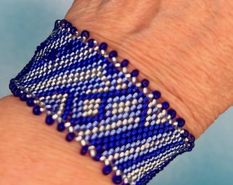 Peyote Beaded Bracelet with Geometric Pattern