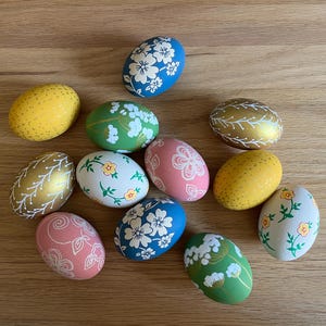 Hand Painted Easter Egg Floral Spring Decor Wood  Favor Springtime Decoration Floral Painted Eggs Handmade Gift Easter Hostess Gift for Mom