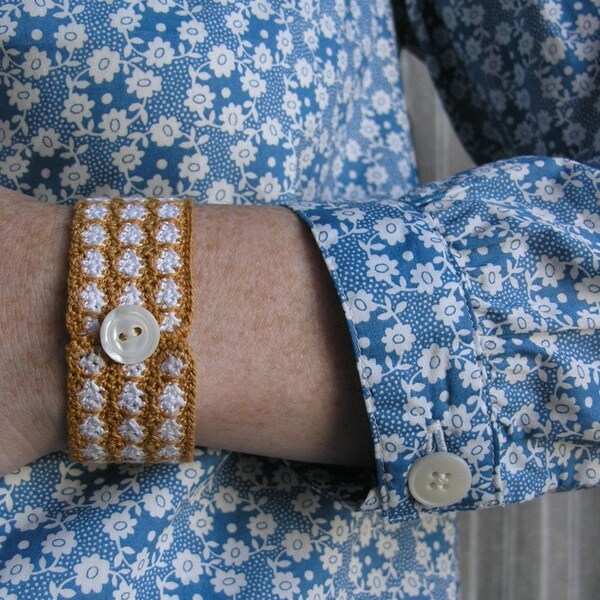 Crochet bracelet