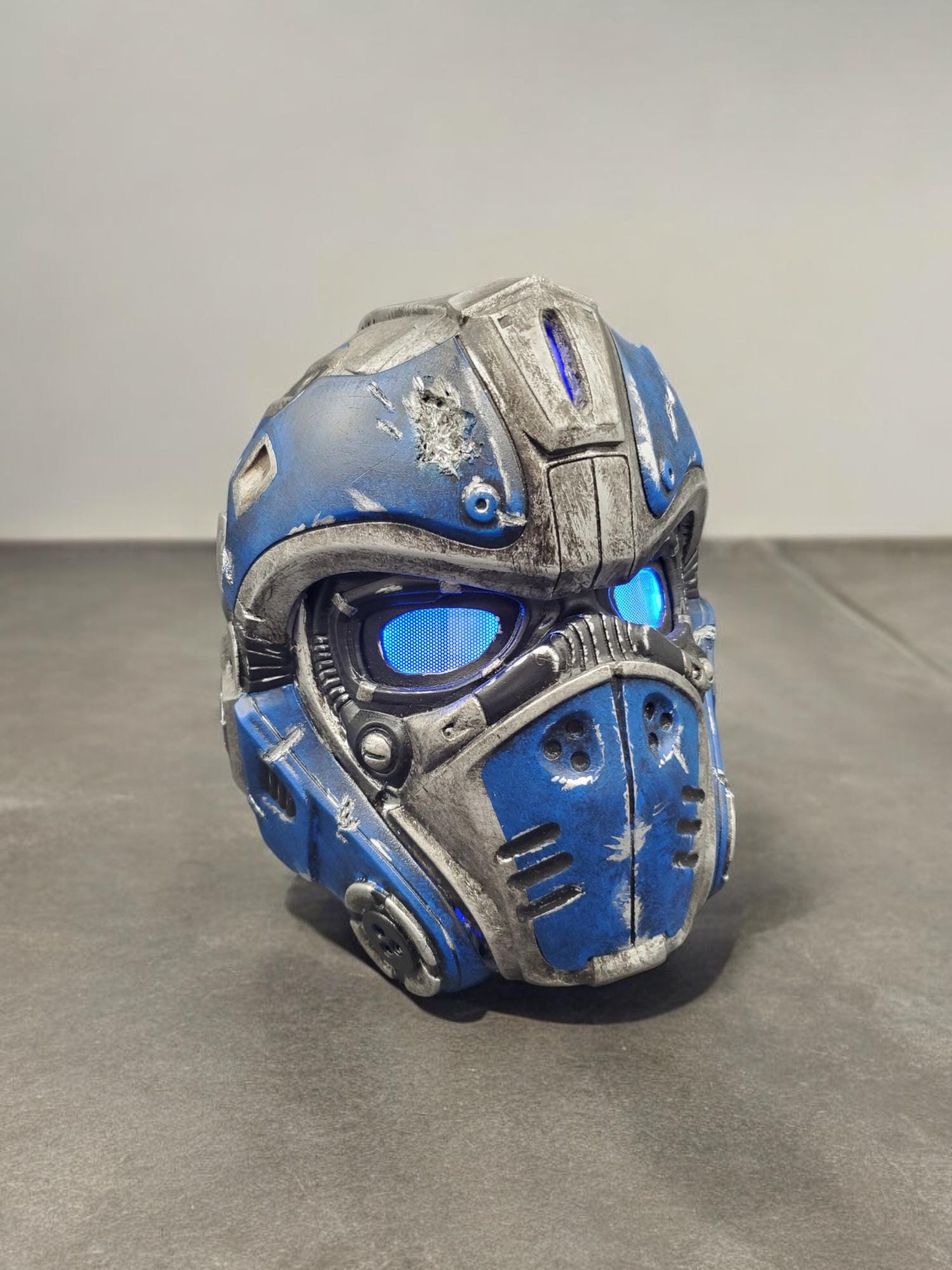 carmine motorcycle helmet Wearable Clayton Carmine Helmet Cosplay Item 1:1 Real Life Size Replica for  Convention or Display