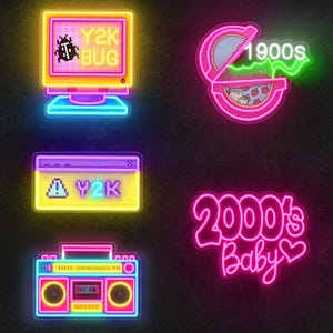 Puede incluir: Letreros de neón con temática retro. Incluye una pantalla de ordenador con "Y2K BUG", una empanadilla de pizza con "1900s", una ventana de navegador con "Y2K", un radiocasete y el texto "2000's Baby". Los letreros son rosas, amarillos, azules y verdes.