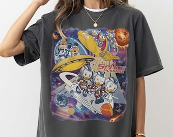 Chemise Space Mountain Comfort couleurs rétro des années 90, chemises Mickey et ses amis, chemise Magic Kingdom, chemise Disneyworld, t-shirt voyage en famille Disneyland