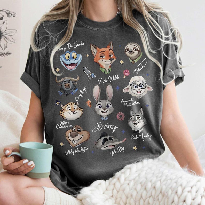 Koszulka Comfort Colors® Disney Zootopia Characters Signature Sketch Tee, Koszulki rodzinne Disneyland, Koszulka Zootropolis Judy Hopps Nick Gary Nibbles Bogo Tee zdjęcie 3
