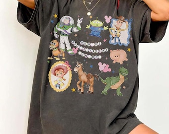 Camiseta retrô Coquette Disney Toy Story "Você tem um amigo em mim", camiseta com personagens de Toy Story, camiseta para viagem à Disneylândia, camiseta combinando para a família 2026