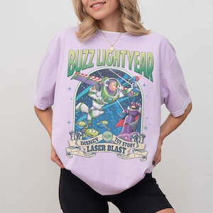 Peut inclure: Ensemble de trois tasses en c&eacute;ramique avec une finition mate et mouchet&eacute;e. Les tasses sont de couleur cr&egrave;me, marron clair et marron fonc&eacute;. Chaque tasse a un design simple et minimaliste.