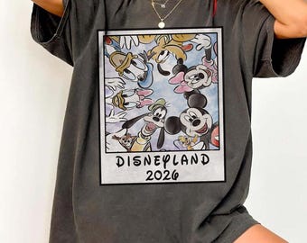 Retro Disneyland 2026 Comfort Farben Shirt, Mickey und Freunde Shirts, Walt Disney Shirt, Disney Trip Shirt, Disney Urlaub Passende Shirts