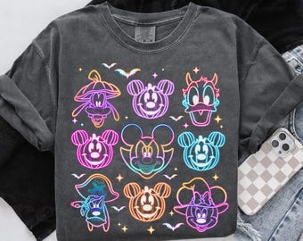 Neon griezelige Mickey en vrienden Halloween comfort kleur shirt, Mickey's Not So Scary shirts, shirt Halloween Party 2025, shirt Halloween trip
