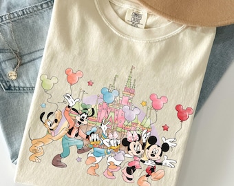 Camiseta retro de Disney con globos de Mickey y sus amigos, camisetas coloridas de Disney, camiseta del Reino Mágico de Disney, camiseta de viaje familiar a Disneyland 2026