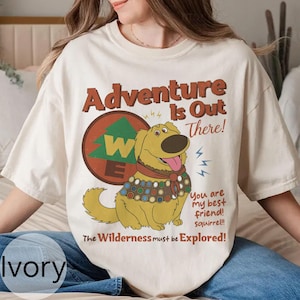 Camiseta retro personalizada de Russell, Disney Pixar, perro pastor, insignia de exploradores de la naturaleza, aventura en la naturaleza, viaje familiar a Disneyland