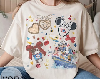 ディズニークルーズスクワッド コンフォートカラーズ®シャツ、コケットボウ ミッキー＆フレンズ クルーズTシャツ、ディズニーファミリークルーズ旅行、ディズニーサマーバケーションTシャツ