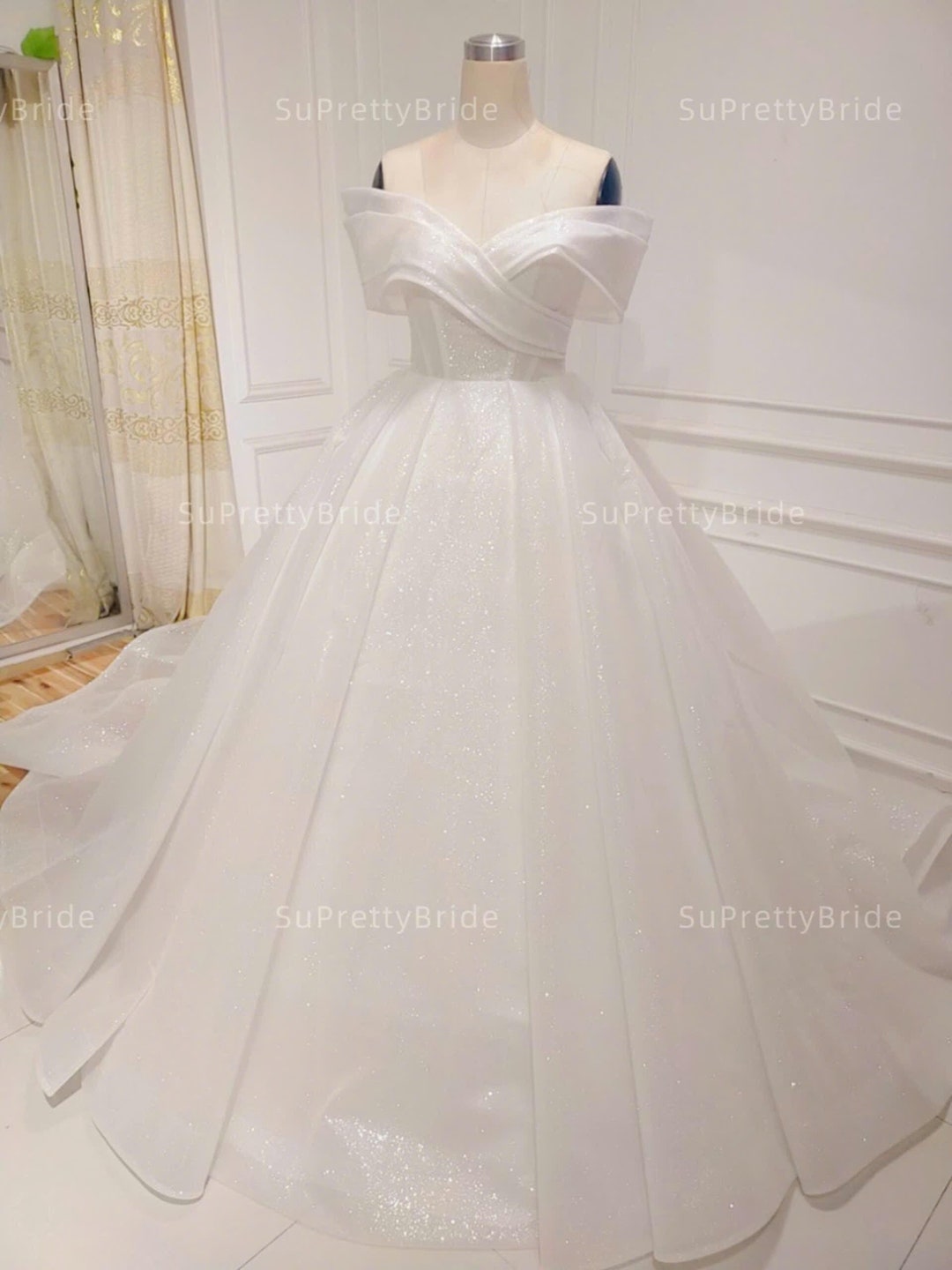 Princess Wedding Dress Sparkling. White Wedding Gown for Fairy Tales ...