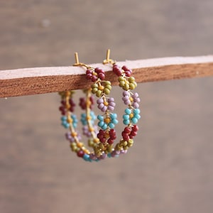 woven seed bead hoops, flower hoops, 90&#39;s style jewelry, beaded flower hoop earrings, flower hoops, trending earrings, hoop earrings, flower