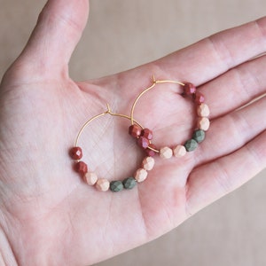 Ohrringe, Boho Creolen, trendiger Schmuck, Boho Schmuck, goldfarbene Creolen, Geschenk für sie, bunt