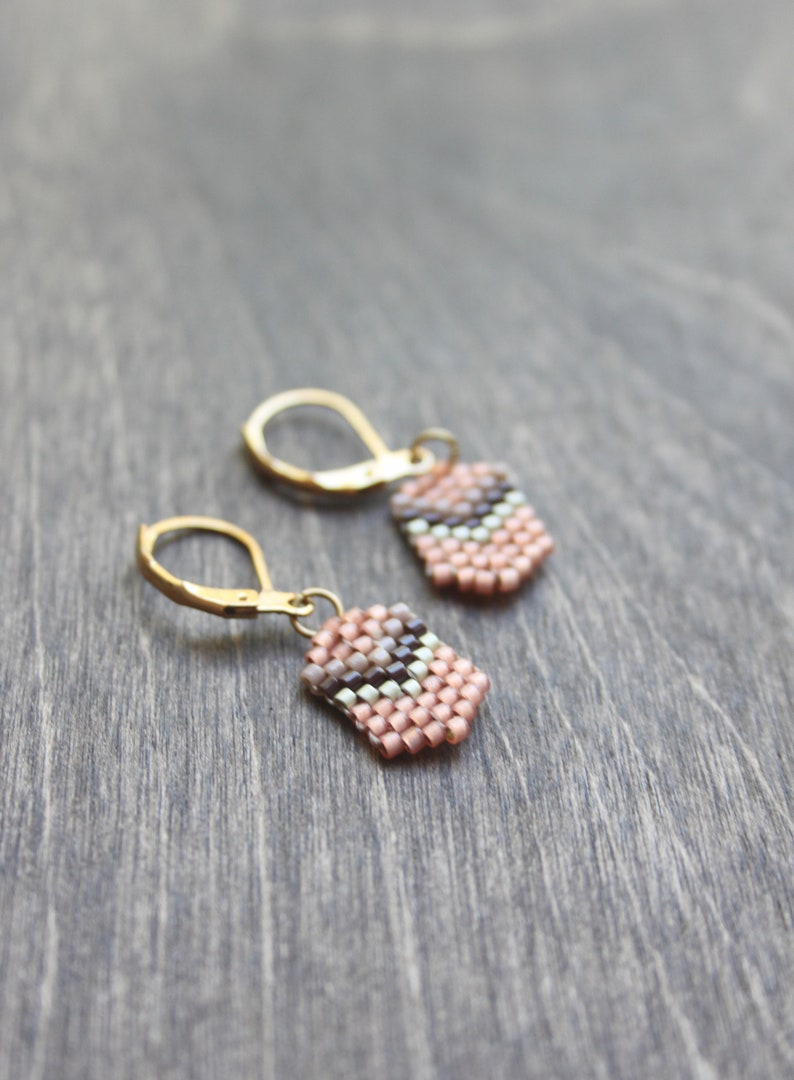 Petits chevrons // Boucles d'oreilles franges en perles, boucles d'oreilles perles, boucles d'oreilles perles de rocaille, boucles d'oreilles pendantes image 1