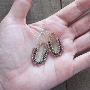 Ohrringe, Baumeln Ohrringe, trendiger Schmuck, Boho Schmuck, gewebte Ohrringe, Rocailles Ohrringe, Bronze Creolen, gewebte Ohrringe, Boho Schmuck