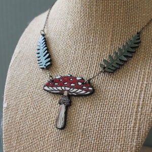 necklace, mushroom, mushroom jewelr, gift for her, outdoors gift,  cottagecore jewelry, witchy jewelry, wood necklace, nature necklace