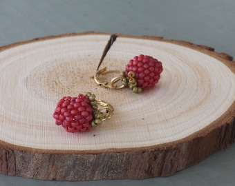 Beaded  earrings, bead earrings, seed bead earrings, raspberry earrings, beaded earrings, berry earrings, hand woven earrings, beaded berry