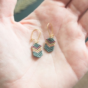 Tiny Chevrons // Beaded fringe earrings, bead earrings, seed bead earrings, dangle earrings image 3