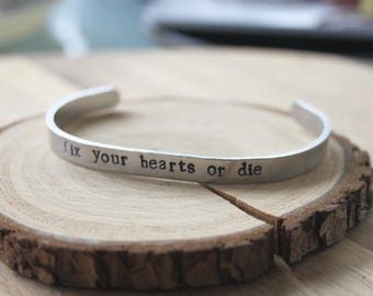 Gestanztes Aluminium Manschetten Armband: Twin Peaks, David Lynch inspiriert