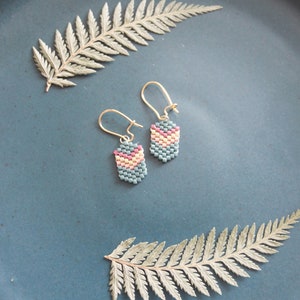 Tiny Chevrons // Beaded fringe earrings, bead earrings, seed bead earrings, dangle earrings image 2