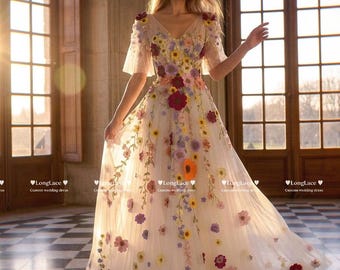 Abito da sposa / Abito da sposa boho / Abito da sposa in tulle con ricami floreali colorati / Abito da sposa personalizzato / Abito a trapezio con strascico