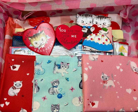 BOX KITTY CAT 9 Retro Hankies to sew, Fat Quarters, Kitty Bags Set, Retro Kitty Book, and More