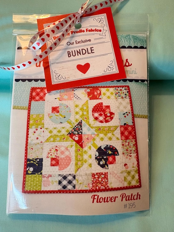 Exclusive KIT FLOWER PATCH Mini Quilt pattern and mini charm pack