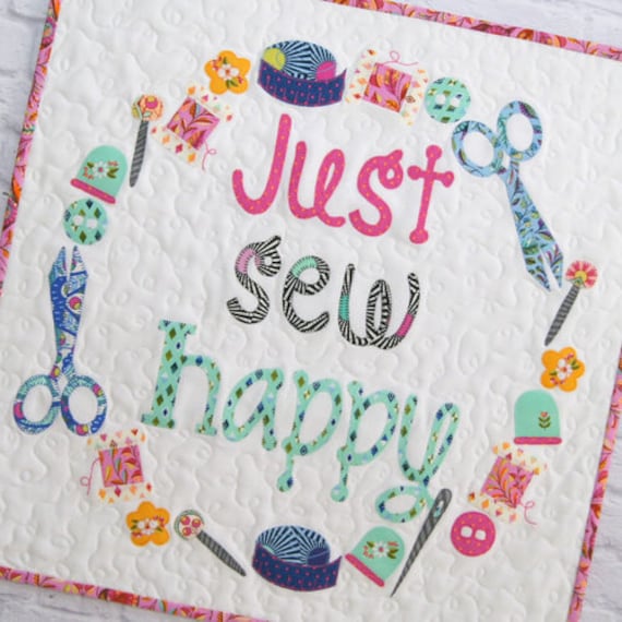 PATTERN JUST Sew HAPPY Applique Mini Quilt