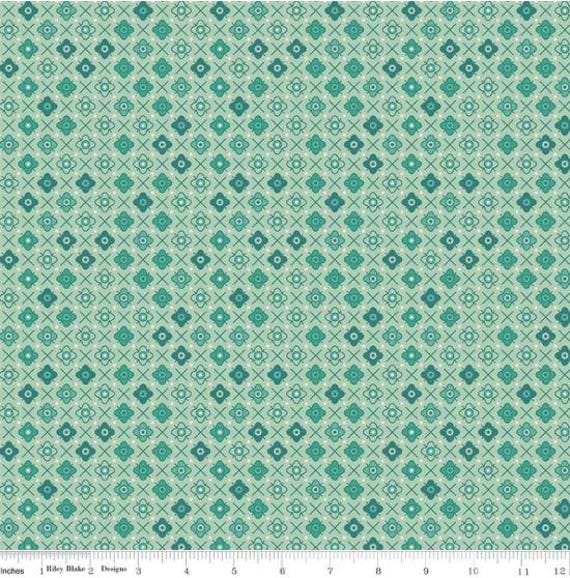 FABRIC FARMER'S DAUGHTER Lori Holt Flower Patch Sage Green