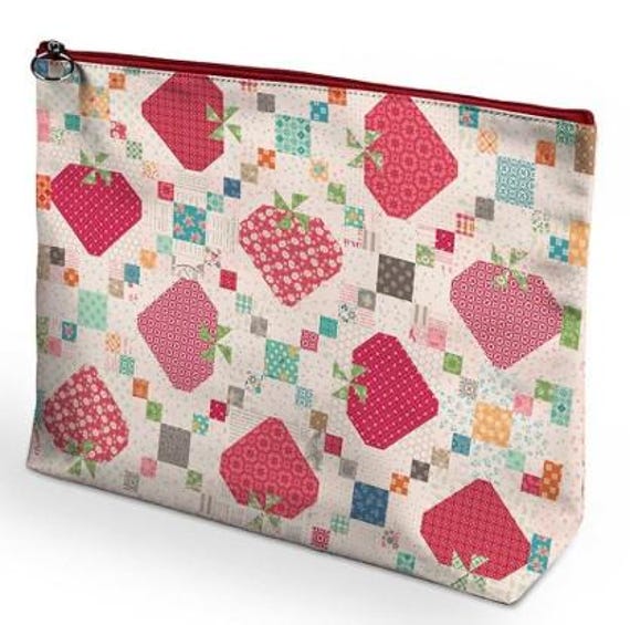 QUILT BAG Large STRAWBERRIES Lori Holt Project Storage bag   We combine shipping