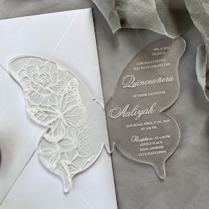 Weißer Acrylschmetterling Quinceamaßa-Einladung, Sweet Sixteen einladen, kundenspezifische Acryl einladen, Schmetterlings-Einladung