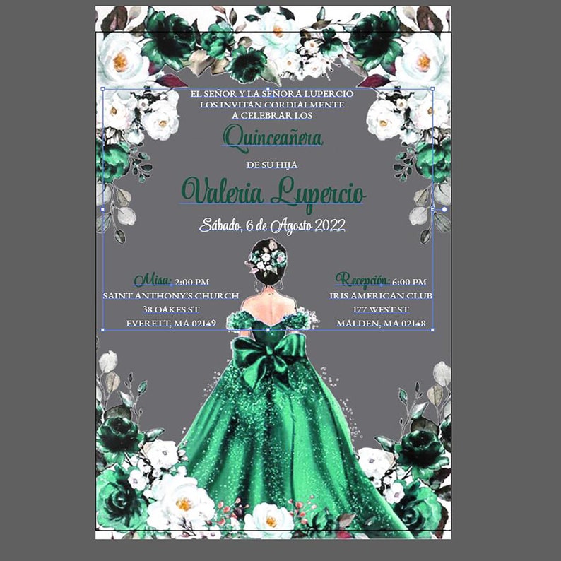 Op de afbeelding: Een Quincea&ntilde;era-uitnodiging met een groen en wit bloemenontwerp. De uitnodiging toont een aquarel-illustratie van een vrouw in een groene jurk met een strik. De tekst luidt "El Se&ntilde;or y la Se&ntilde;ora Lupercio los invitan cordialmente a celebrar los Quincea&ntilde;era de su hija Valeria Lupercio S&aacute;bado, 6 de Agosto 2022".