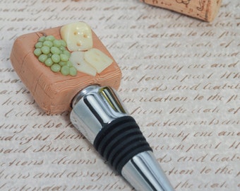 Wine & Cheese Wine Stopper with Built-in Corkscrew