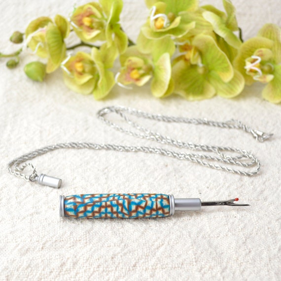 Seam Ripper Necklace - Sewing Accessory  - Quilter's Accessory - Weeding tool -Quilters Gift - Seamstress