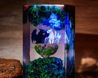 To.oth.le.ss & Lig.ht Fu.ry Resin Diorama Lamp – Handmade How to Train Your Dragon Fantasy Night Light | Unique Gift for Movie Fans