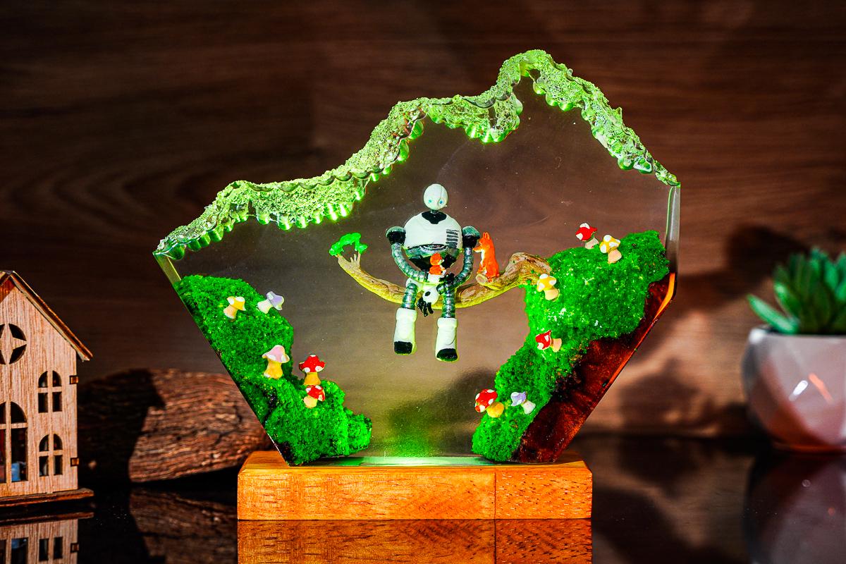Roz - The Wild Robot Resin Lamp, Diorama Resin Lamp, Custom Resin Night Light, Robot Night Light, gift For Kid, Home Decorative