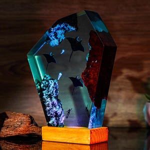 Manta Rochen und Taucher Nachtlicht, Tiefsee Epoxy & Holz Nachtlichter, Epoxidharz Holz Tischlampe, Geschenk für Ihn, Weihnachtsgeschenk