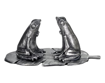 MINIMALIST Miniature Pewter Coqui Frog Salt & Pepper Shakers Set Decor Collectible Adorable Little Frogs on a Banana Leaf Tray