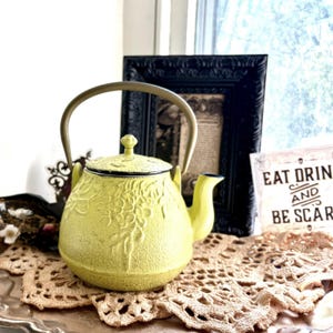 Spring Witch Teapot: Primitive Rustic Witch Altar Decor Simmer pot with handle, Light Green