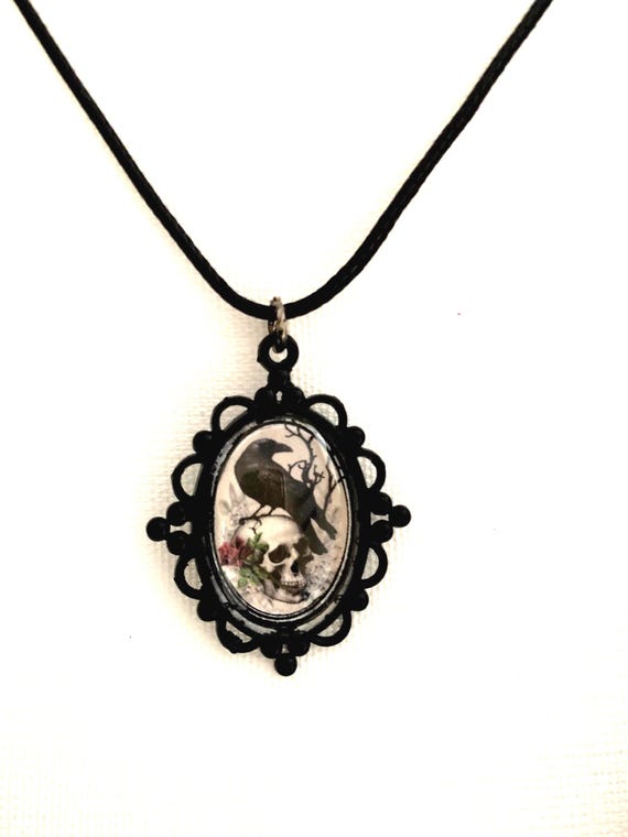 Gothic Romance cameo pendant necklace, vintage goth valentine’s Day necklace