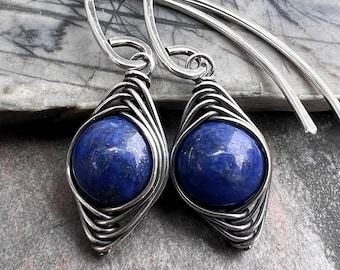 スターリングシルバー ラピスラズリ イヤリング | ブルー天然石 ワイヤーラップ ダングルイヤリング