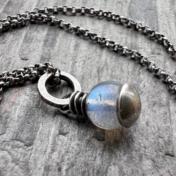 Collier labradorite en argent sterling | Pendentif labradorite délicat sur chaîne légère - cadeau de bijoux fait main pour elle