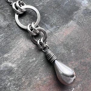 ロング スターリングシルバー ティアドロップ ネックレス - スターリングシルバーチェーンにハンドメイド スターリングシルバー ティアドロップとリングペンダント