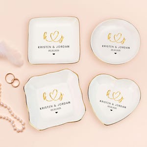 Couple Name Wedding Jewelry Dish Tray, Engagement Ring Dish, Engagement Gifts, Wedding Ring Dish, Gift for Bride, Ring Holder Dish Gifts