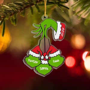 Ornement de nom de famille Grinch, Décorations de Noël personnalisées, Ornement de nom d'enfant, Ornements rigolos pour couples, Cadeaux pour collègue, Médaille Grinch