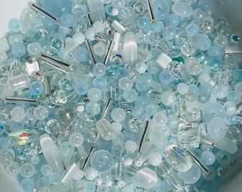 Mix blauwe en witte glaskralen: doe-het-zelf sieraden maken, borduren (30 g)