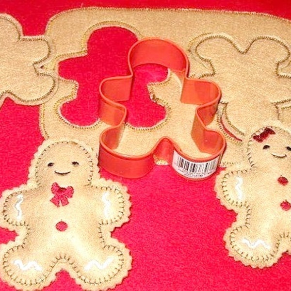 L'ensemble de biscuits de Noël en pain d'épice comprend de la pâte à biscuits, 2 découpes en feutre et 2 poupées en peluche au gingembre # PF2556