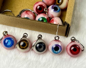 Pendientes de resina con forma de globo ocular hechos a mano: regalo de joyería gótica de terror