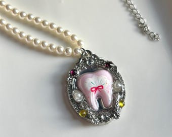 Collar de perlas de diente rosa Y2K hecho a mano